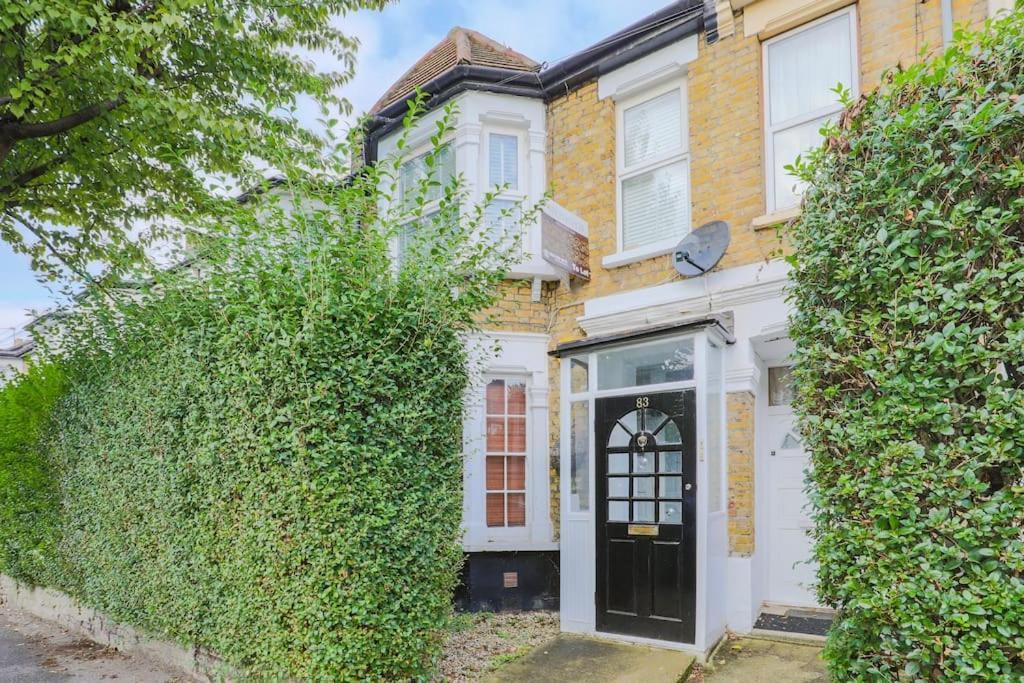 2 Bed Garden Flat Leyton Village London Exterior photo
